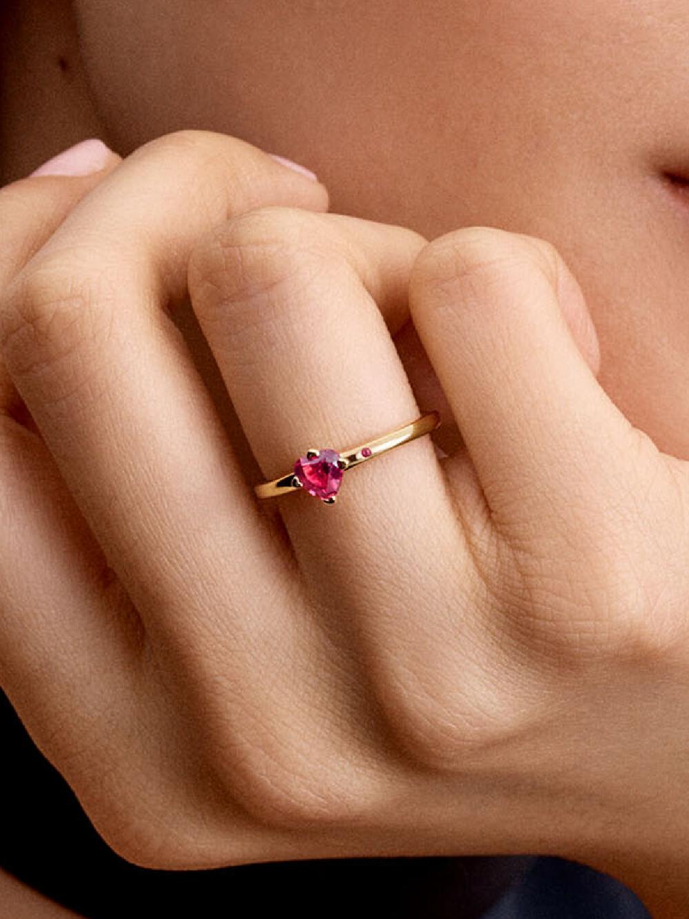 Sparkling Red Heart Ring