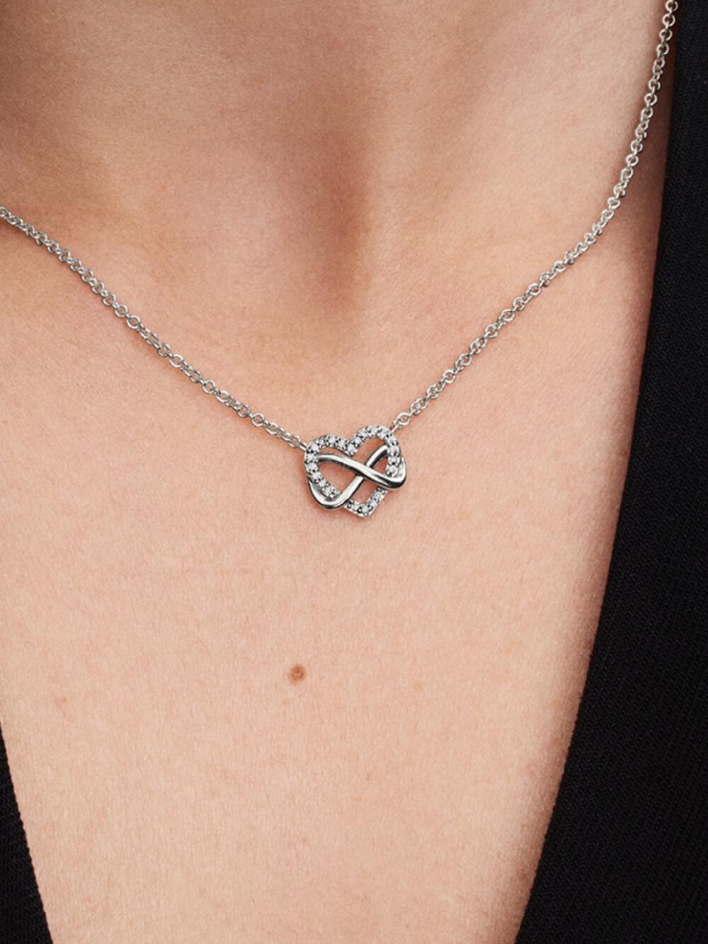 Sparkling Infinity Heart Collier Necklace